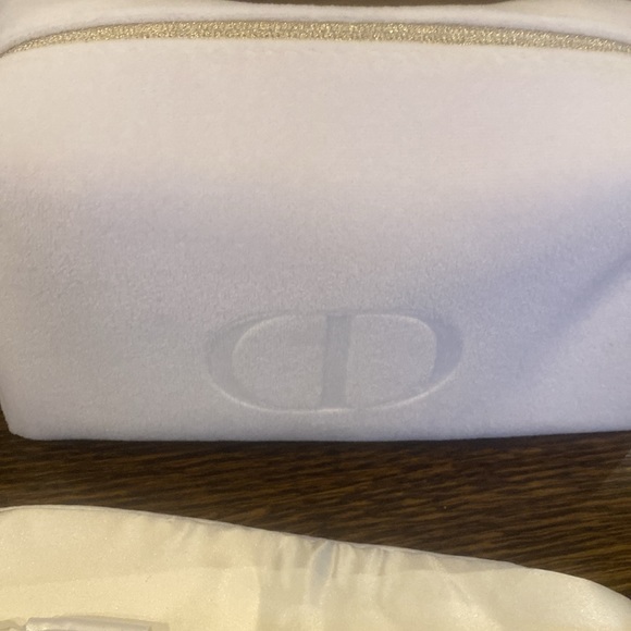 Dior Silk Eye Mask - Picture 4 of 7